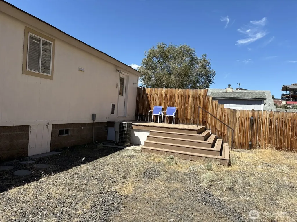 1198 N Section Place Quincy WA 98848