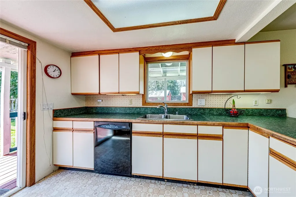 1316 Mount Pleasant Road Port Angeles WA 98362