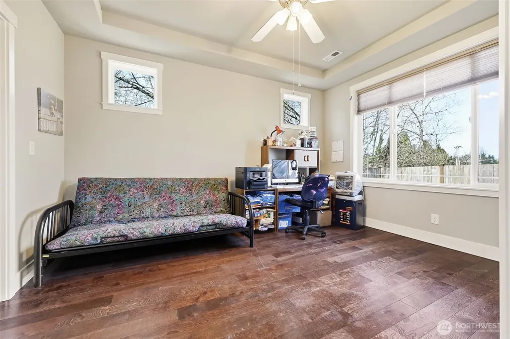35703 20th Avenue SW Federal Way WA 98023