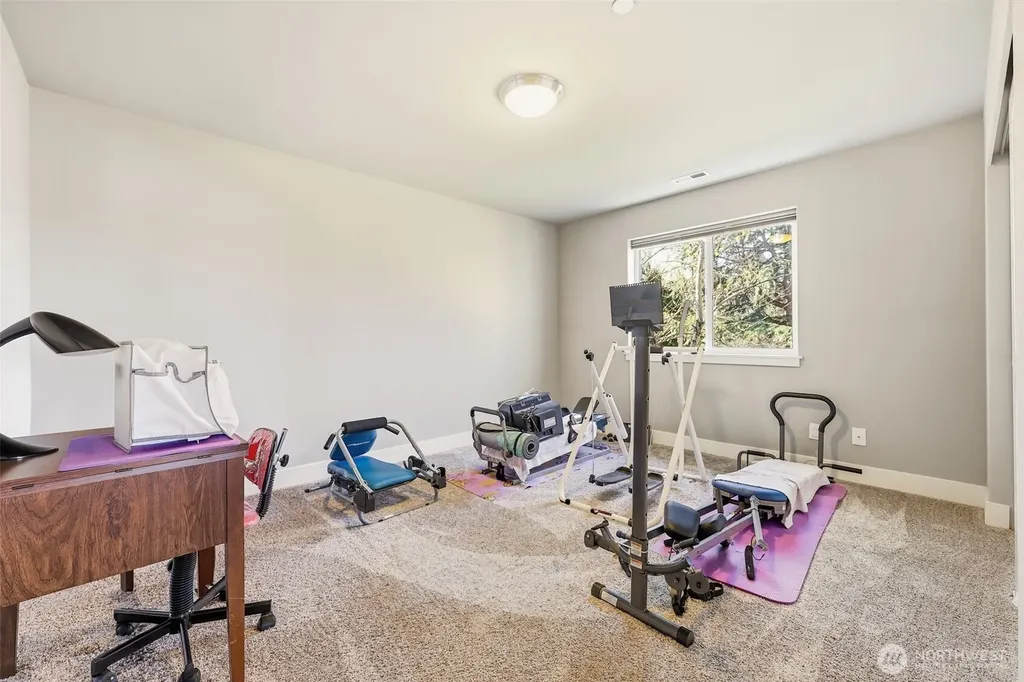 35703 20th Avenue SW Federal Way WA 98023