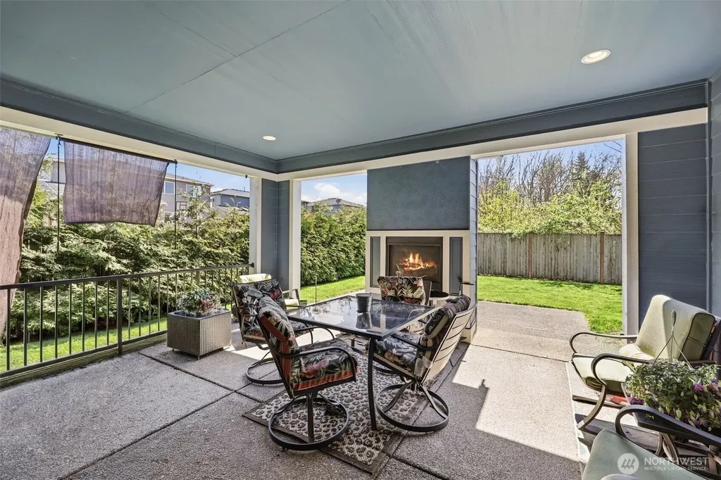 35703 20th Avenue SW Federal Way WA 98023