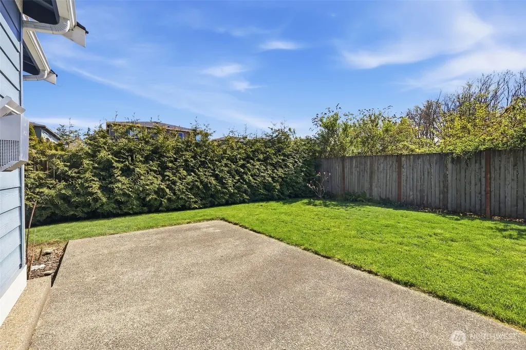 35703 20th Avenue SW Federal Way WA 98023