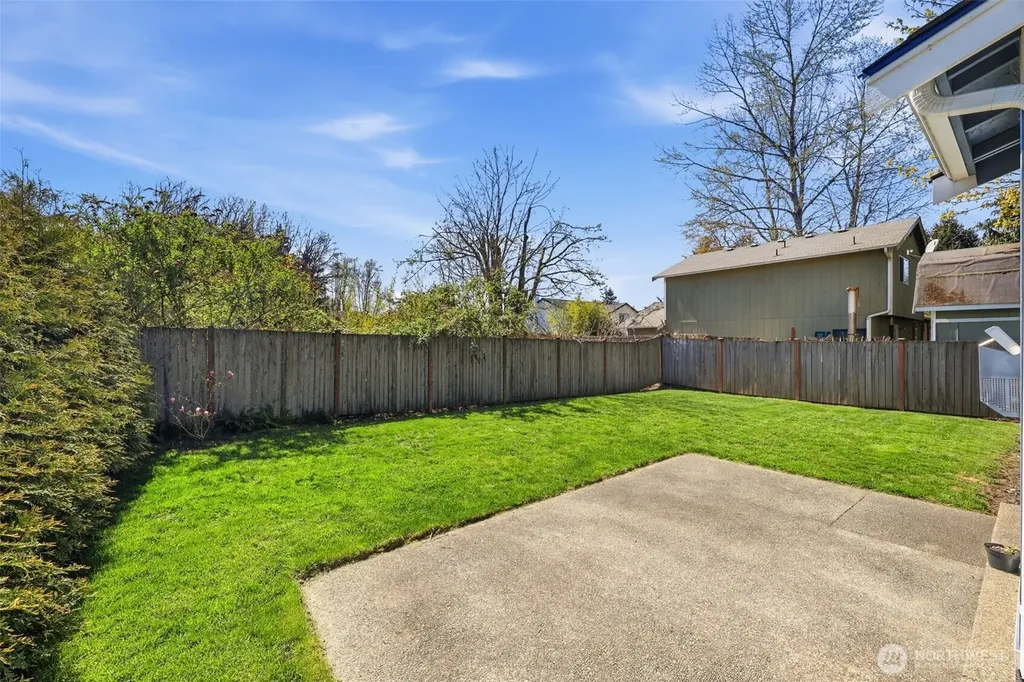 35703 20th Avenue SW Federal Way WA 98023