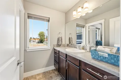 35703 20th Avenue SW Federal Way WA 98023