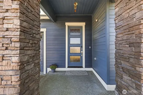 35703 20th Avenue SW Federal Way WA 98023