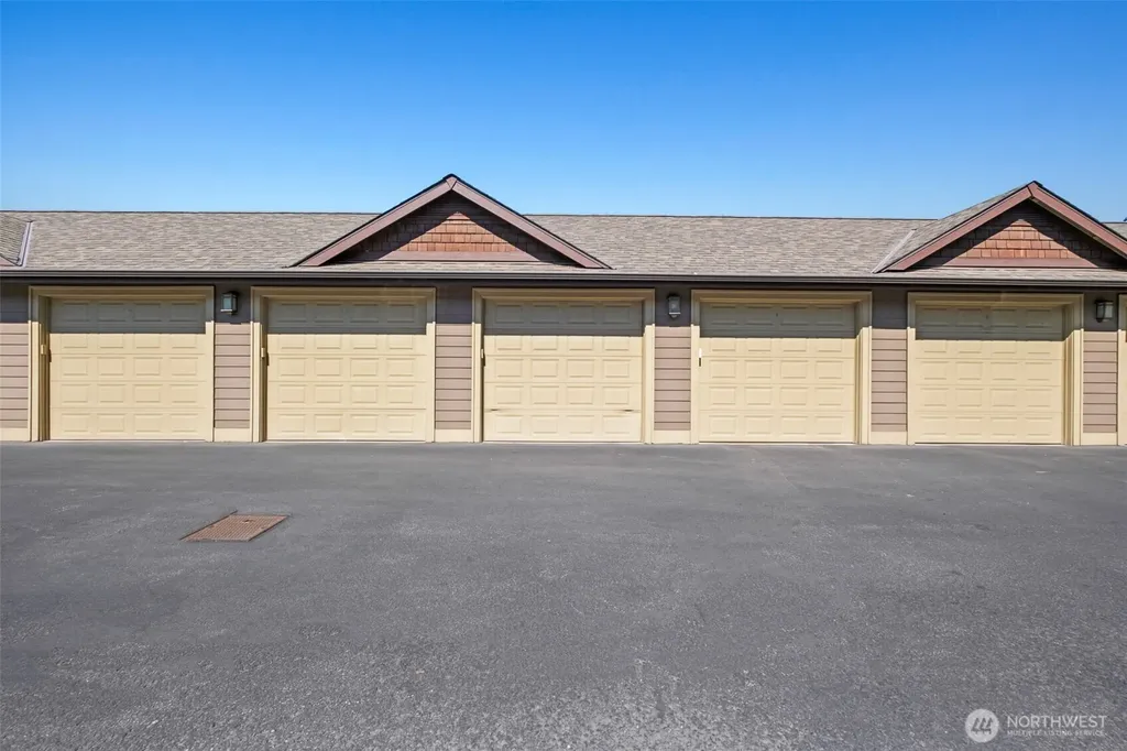 1051 N Baker Avenue East Wenatchee WA 98802