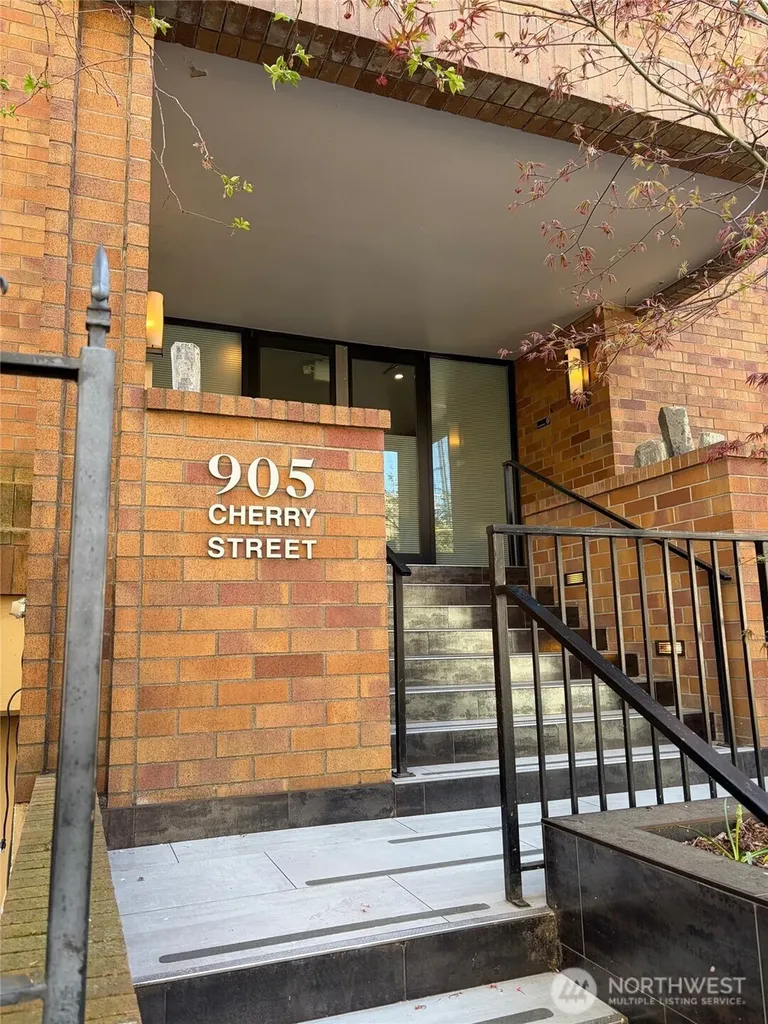 905 Cherry Street Seattle WA 98104
