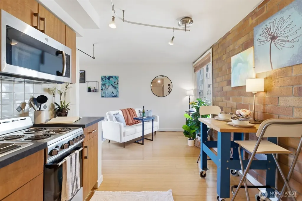 905 Cherry Street Seattle WA 98104
