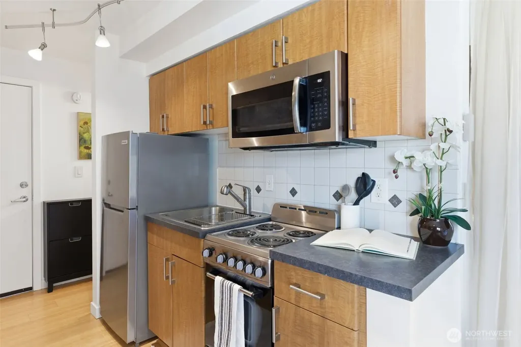 905 Cherry Street Seattle WA 98104