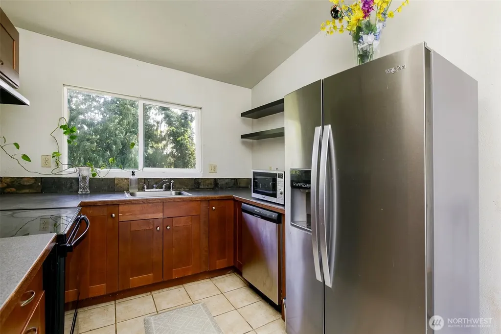11122 59th Avenue S Seattle WA 98178