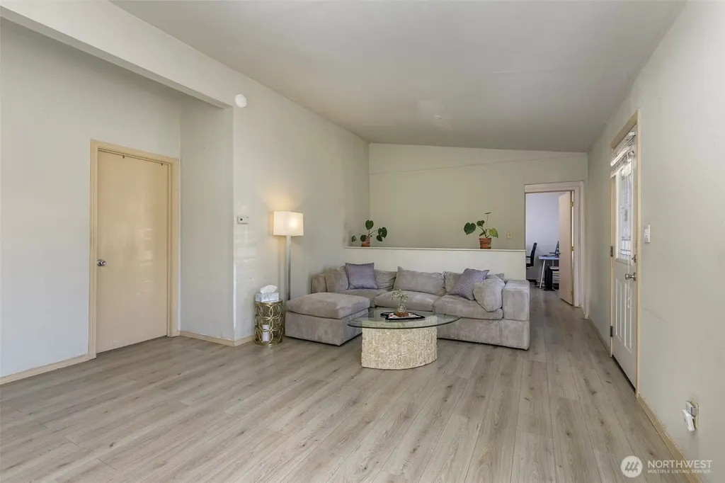 11122 59th Avenue S Seattle WA 98178