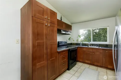 11122 59th Avenue S Seattle WA 98178