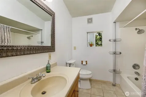 11122 59th Avenue S Seattle WA 98178