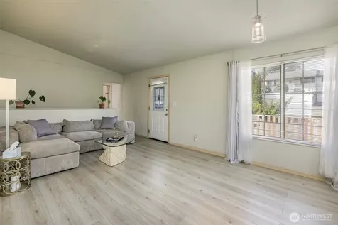 11122 59th Avenue S Seattle WA 98178