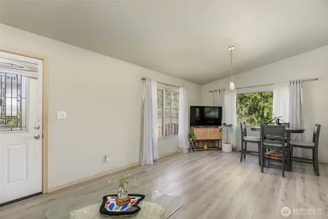 11122 59th Avenue S Seattle WA 98178