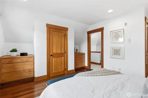 4418 Eastern Avenue N Seattle WA 98103