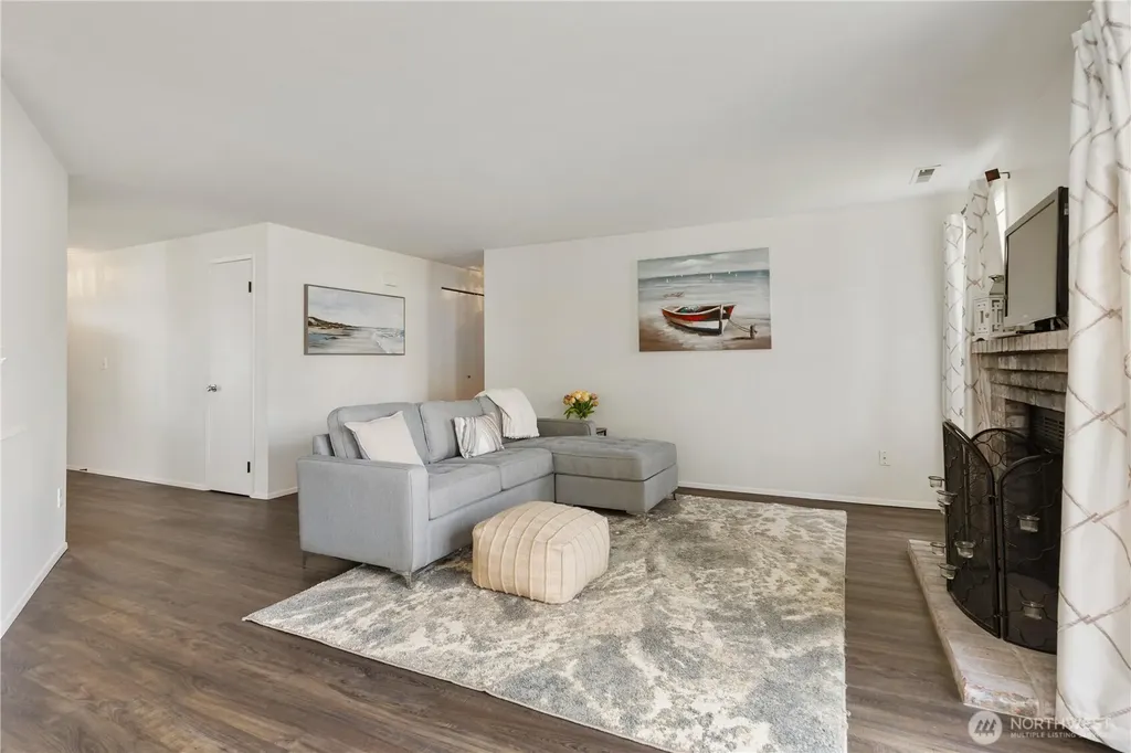 2721 211th Place SW Lynnwood WA 98036