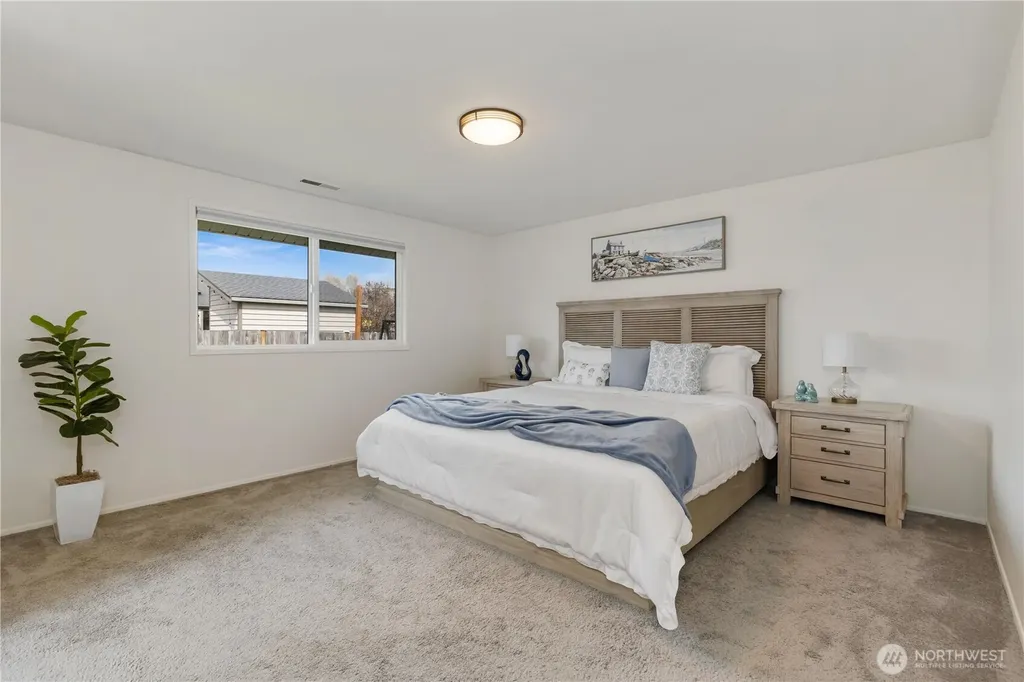 2721 211th Place SW Lynnwood WA 98036