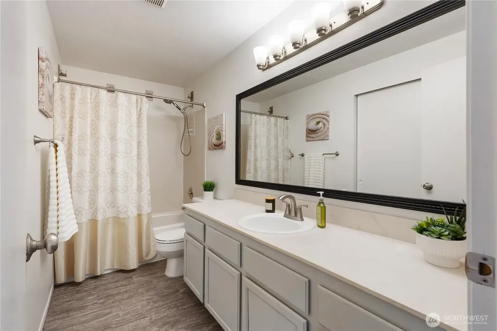 2721 211th Place SW Lynnwood WA 98036