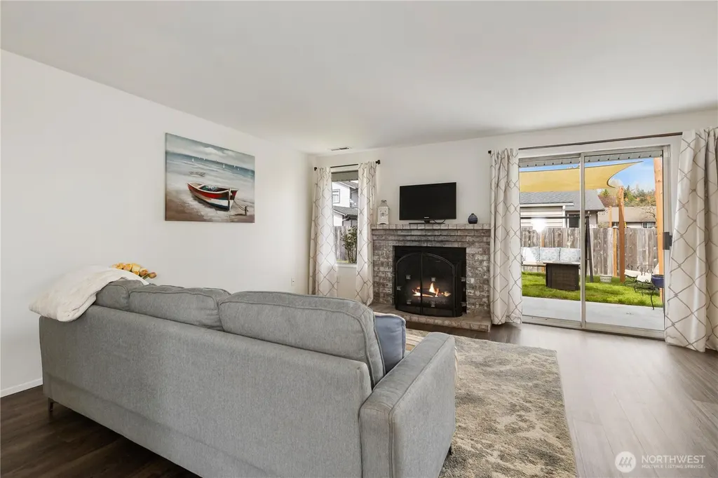 2721 211th Place SW Lynnwood WA 98036