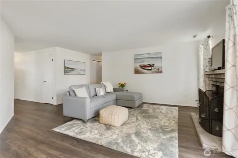 2721 211th Place SW Lynnwood WA 98036