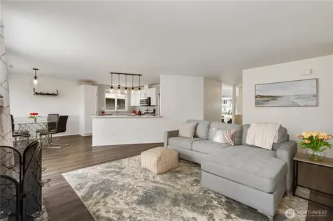 2721 211th Place SW Lynnwood WA 98036