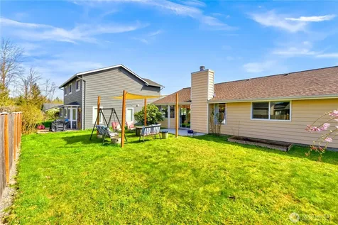 2721 211th Place SW Lynnwood WA 98036