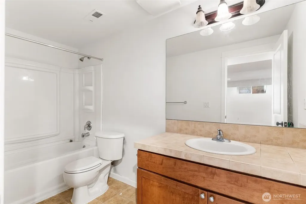 24015 221st Lane SE Maple Valley WA 98038
