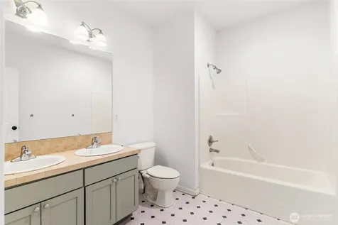 24015 221st Lane SE Maple Valley WA 98038