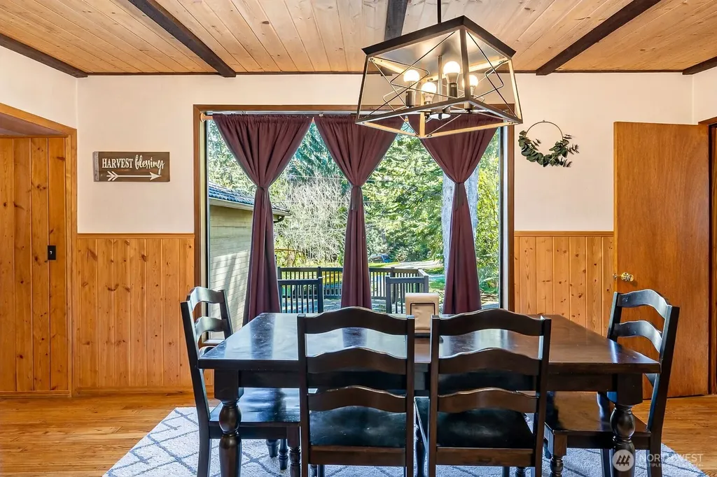 37627 W Lake Walker Drive SE Enumclaw WA 98022
