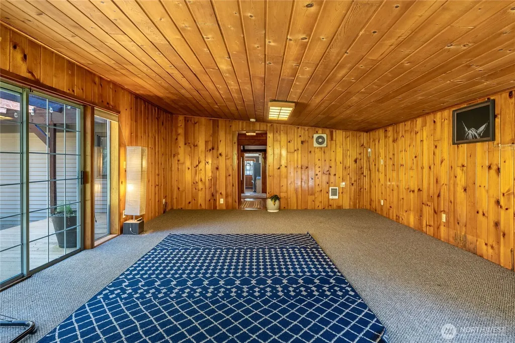 37627 W Lake Walker Drive SE Enumclaw WA 98022
