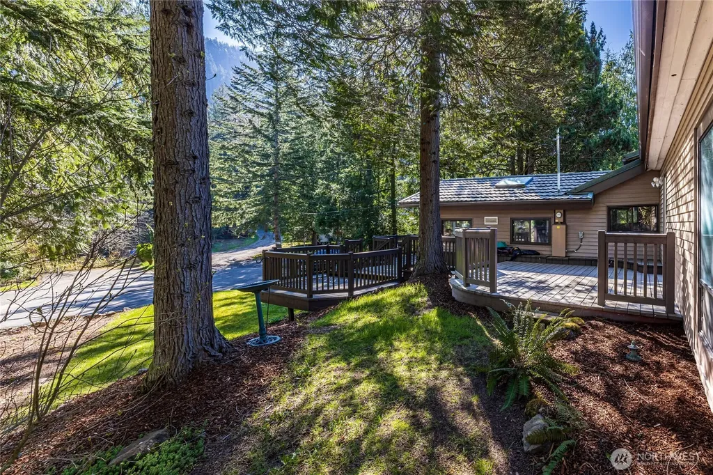 37627 W Lake Walker Drive SE Enumclaw WA 98022