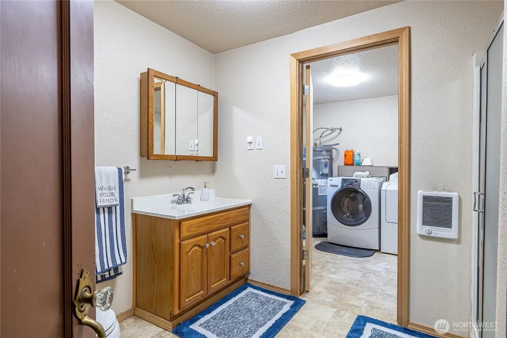 37627 W Lake Walker Drive SE Enumclaw WA 98022