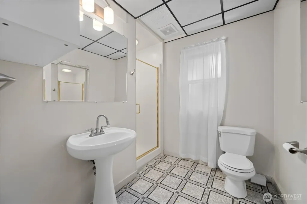 1502 E Maplewood Avenue Bellingham WA 98225