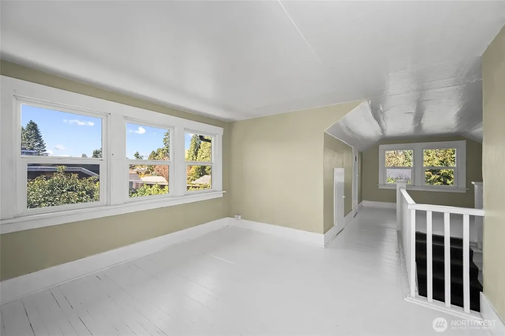 1502 E Maplewood Avenue Bellingham WA 98225