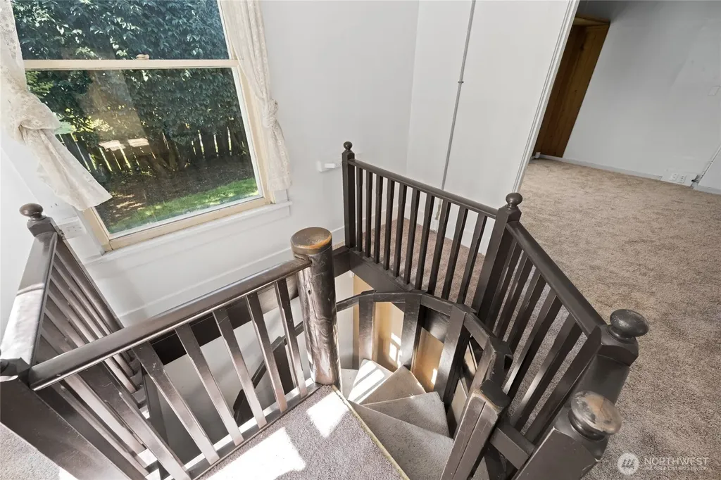 1502 E Maplewood Avenue Bellingham WA 98225