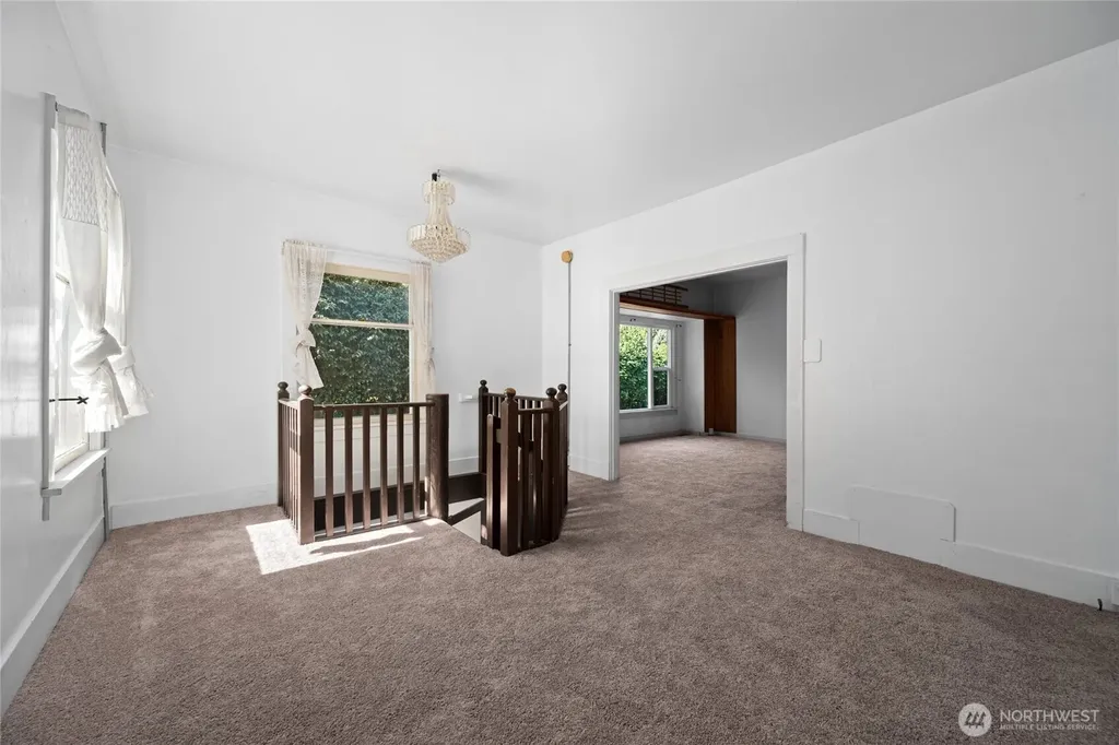 1502 E Maplewood Avenue Bellingham WA 98225