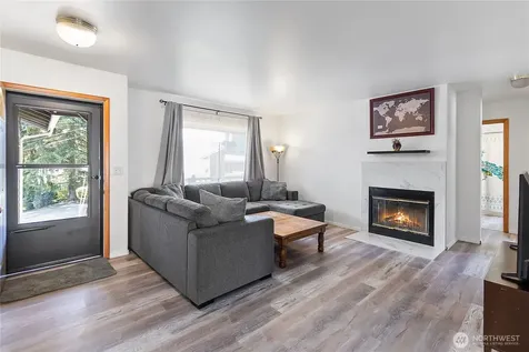 8635 215th Street NE Arlington WA 98223