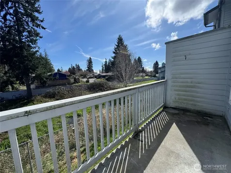 8823 Holly Drive Everett WA 98208