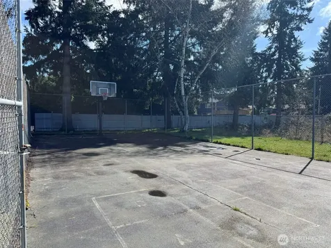 8823 Holly Drive Everett WA 98208