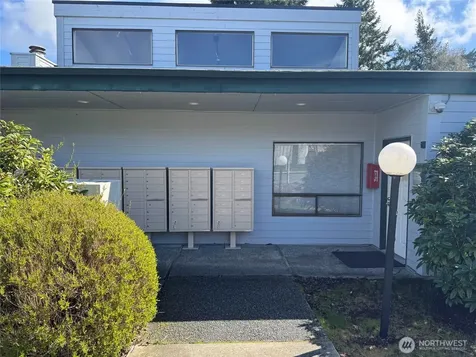 8823 Holly Drive Everett WA 98208