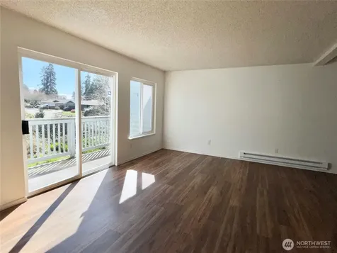 8823 Holly Drive Everett WA 98208