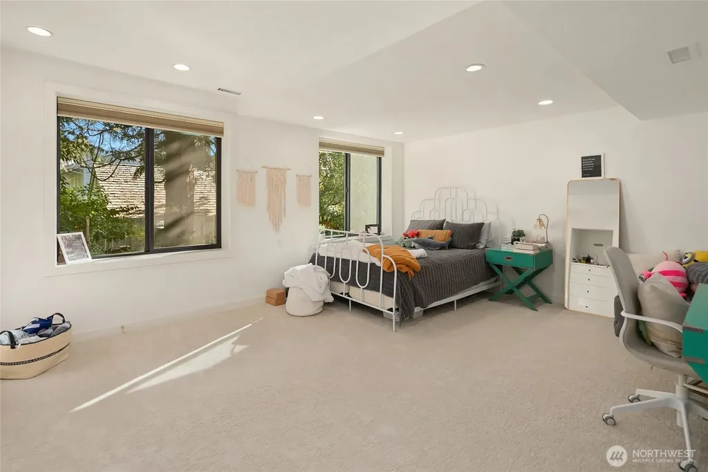4628 Forest Avenue SE Mercer Island WA 98040