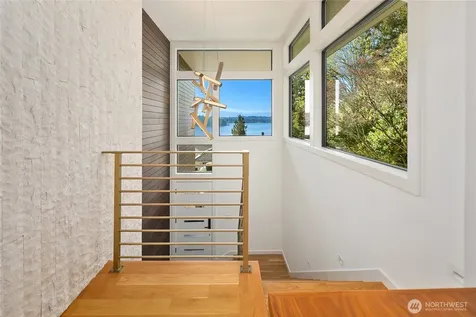 4628 Forest Avenue SE Mercer Island WA 98040