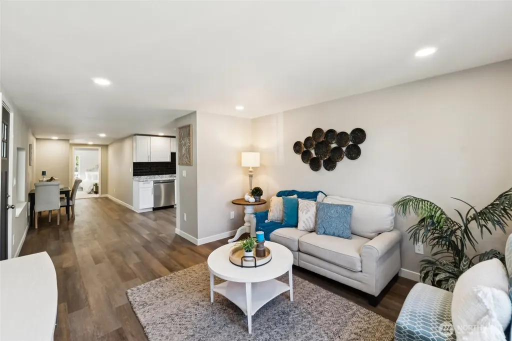14322 Admiralty Way Lynnwood WA 98087