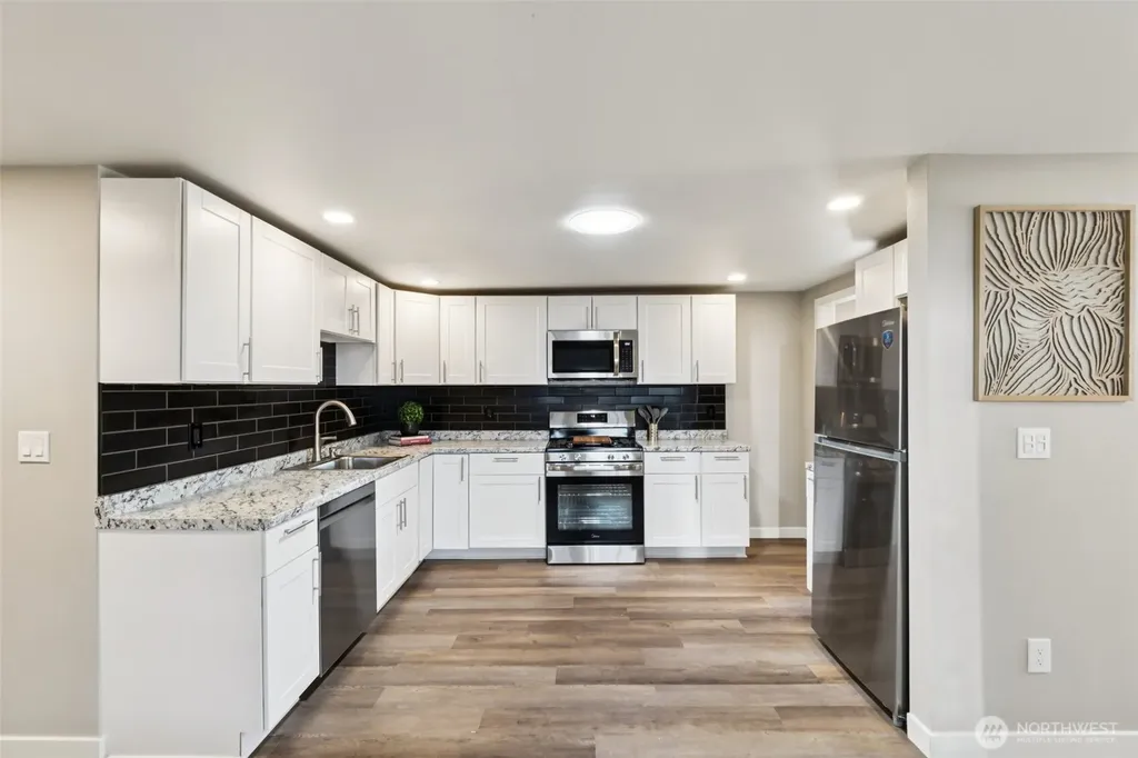 14322 Admiralty Way Lynnwood WA 98087