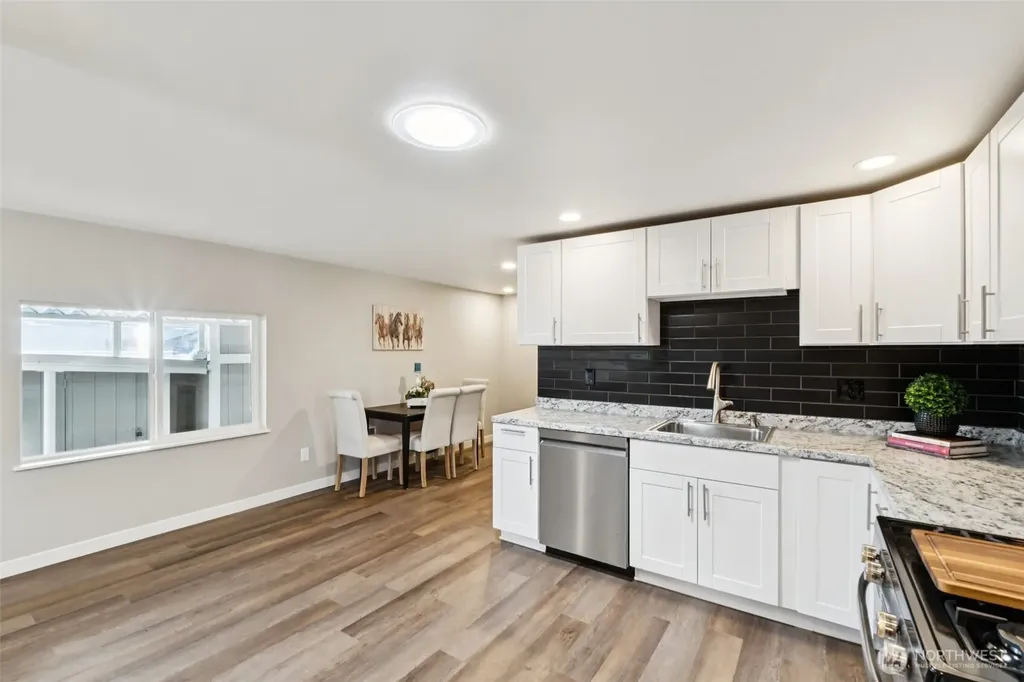 14322 Admiralty Way Lynnwood WA 98087