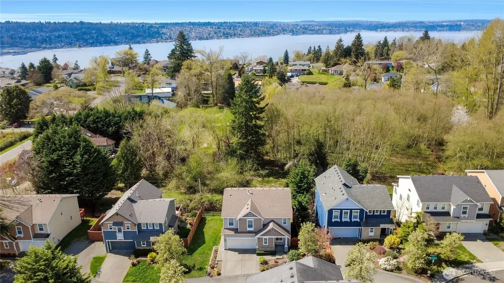 2023 Kennewick Place NE Renton WA 98056