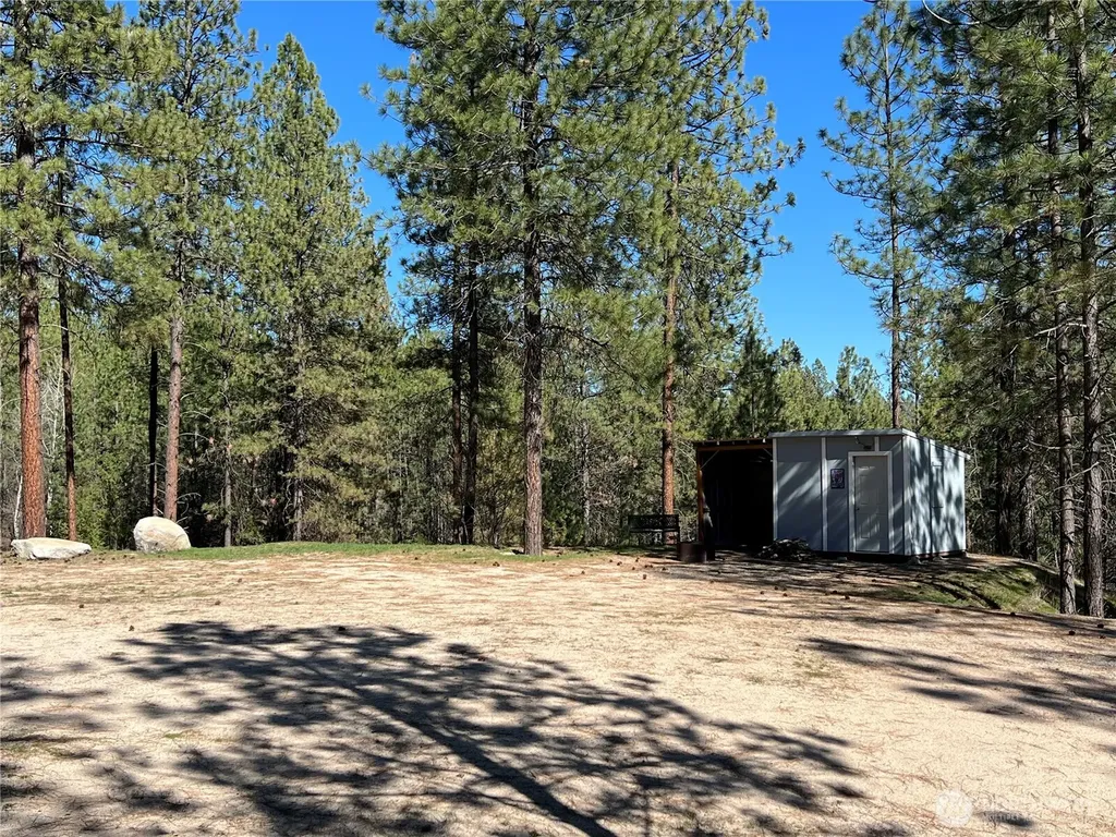 1069 Kitt Narcisse Road Colville WA 99114