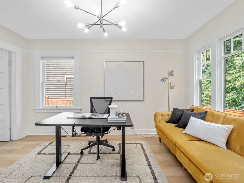 9701 Roosevelt Way NE Seattle WA 98115
